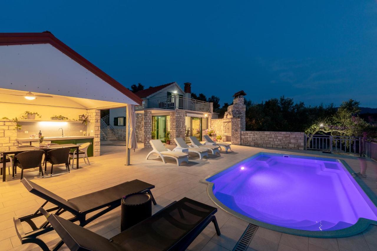 Villa Barbara - Olive Paradise, With Chlorine-Free Pool Вела-Лука Экстерьер фото