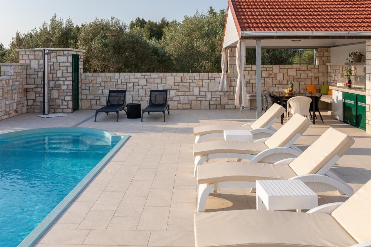 Villa Barbara - Olive Paradise, With Chlorine-Free Pool Вела-Лука Экстерьер фото