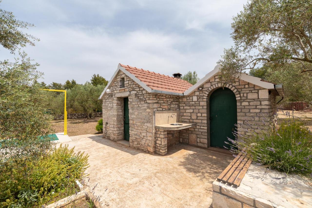 Villa Barbara - Olive Paradise, With Chlorine-Free Pool Вела-Лука Экстерьер фото